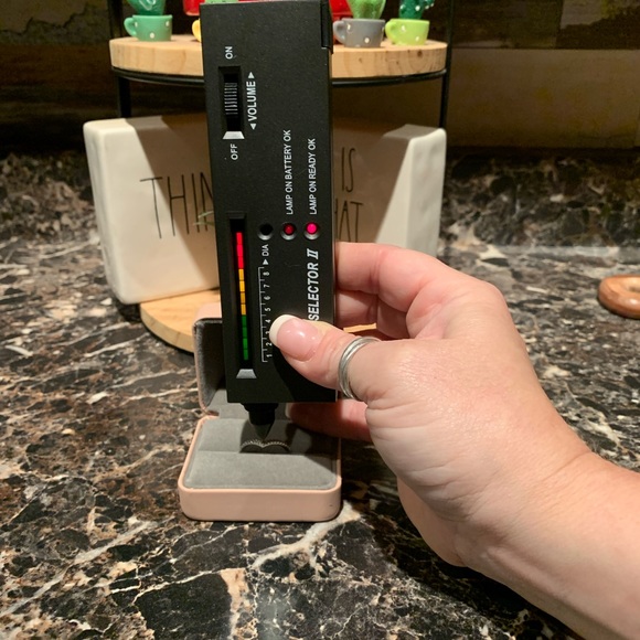 #239 Beautiful Chevron V shaped Moissanite ring - Picture 5 of 5